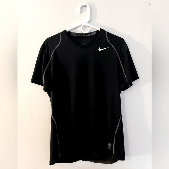 Nike Pro men's fitted Dri-Fit short-sleeved black shirt medium - Picture 1 of 6